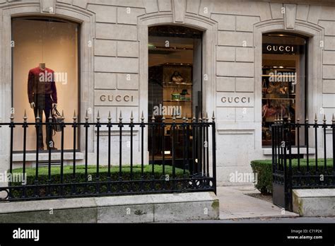 gucci champs-élysées|Avenue Montaigne .